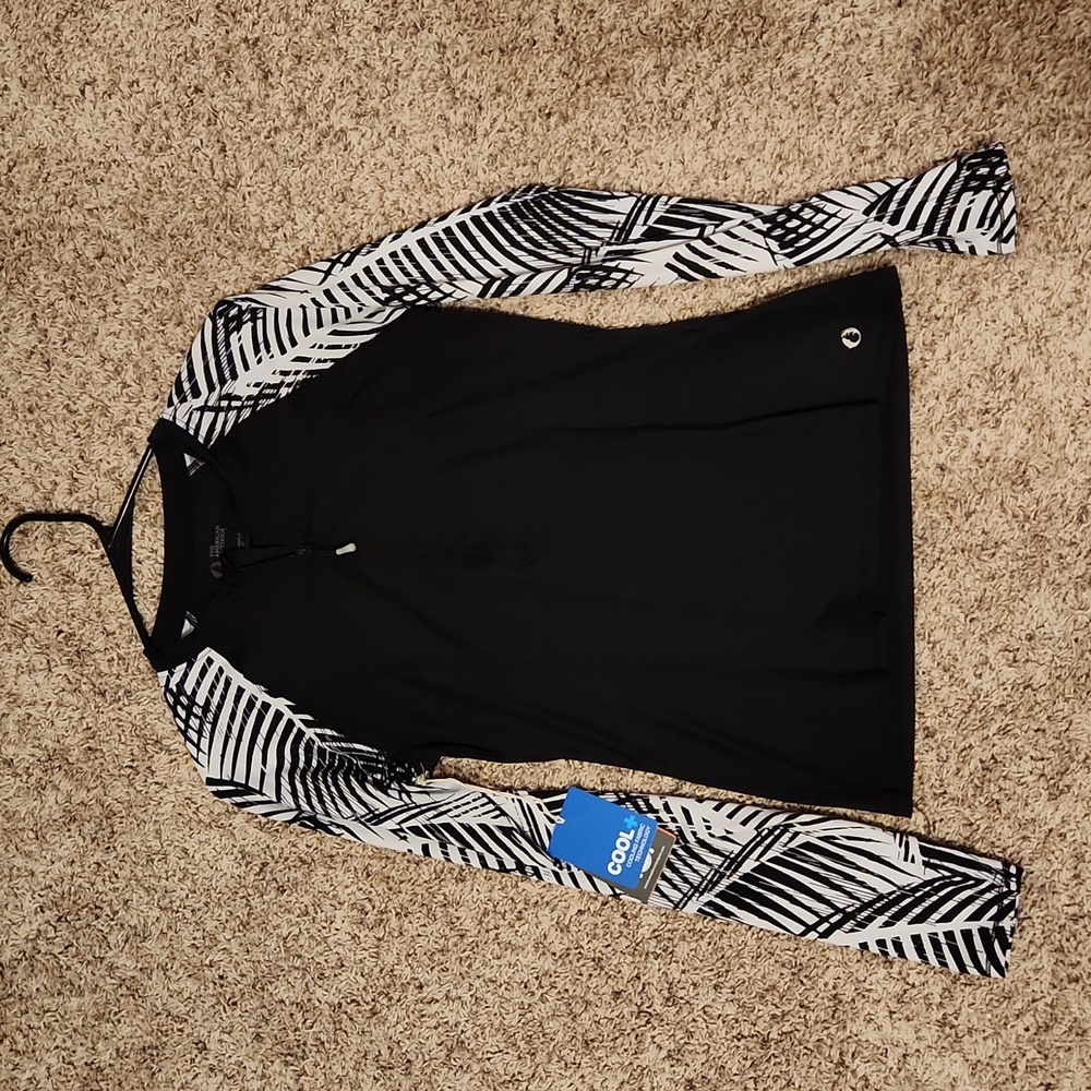 Small The American Outdoorsman for Women Black White Half Zip Long Sleeve Top